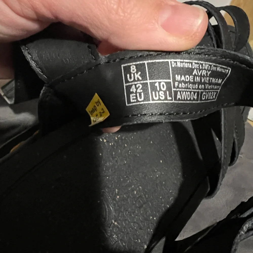 Dr. Martens NWOT women’s 10 Avry Hydro Leather Black Sandals chunky y2k strappy - Picture 5 of 5